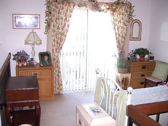 Loft/Den Room
