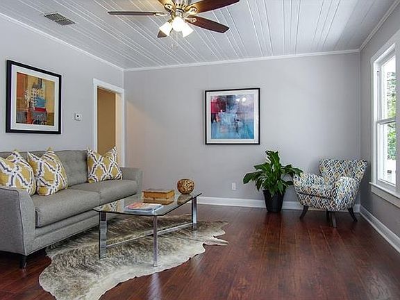 4th image of 7517 N Dartmouth Ave