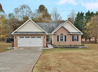 260 Whitney Dr, Lenoir City, TN 37772