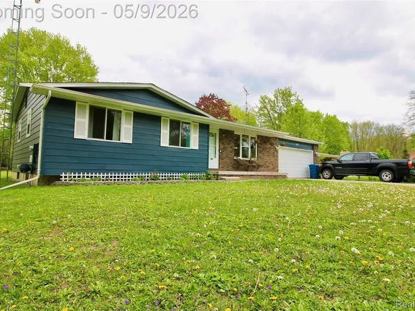 7077 Rivertown Rd, Swartz Creek, MI 48473