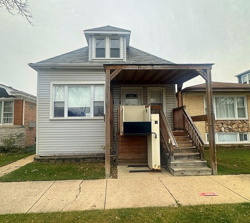 1st image of 2832 N Moody Ave