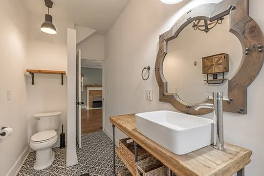 1315 S Evanston Ave — Photo 8