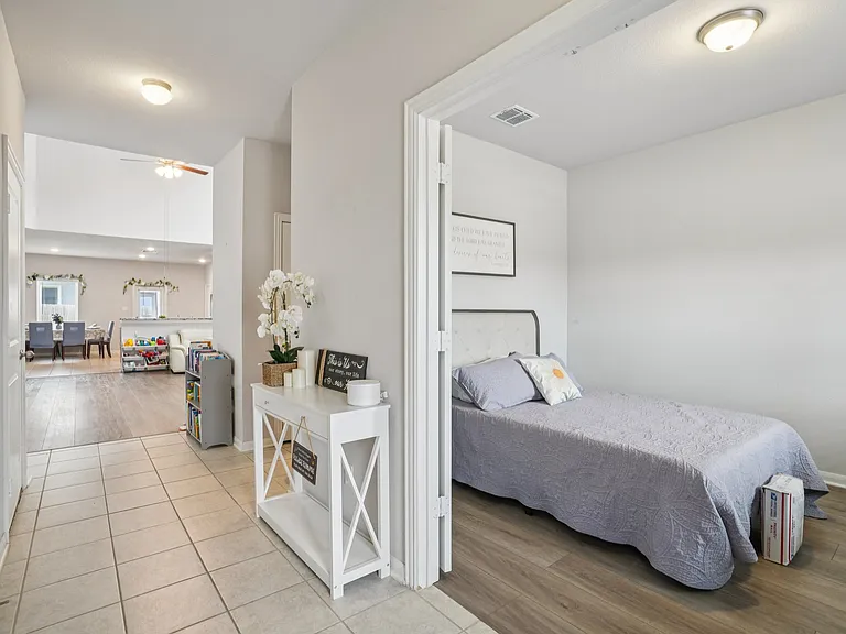 8915 Portobello Way — Photo 48