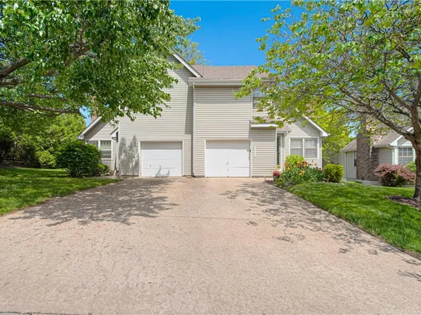 8618 W 109th Ter, Overland Park, KS 66210