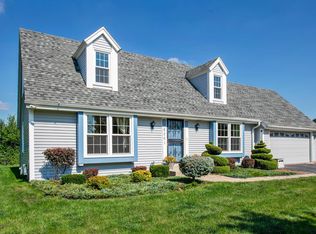 8201 N 97th St, Milwaukee, WI 53224