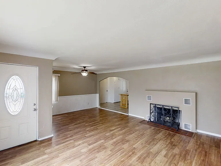 359 Santa Rita Pl — Photo 2