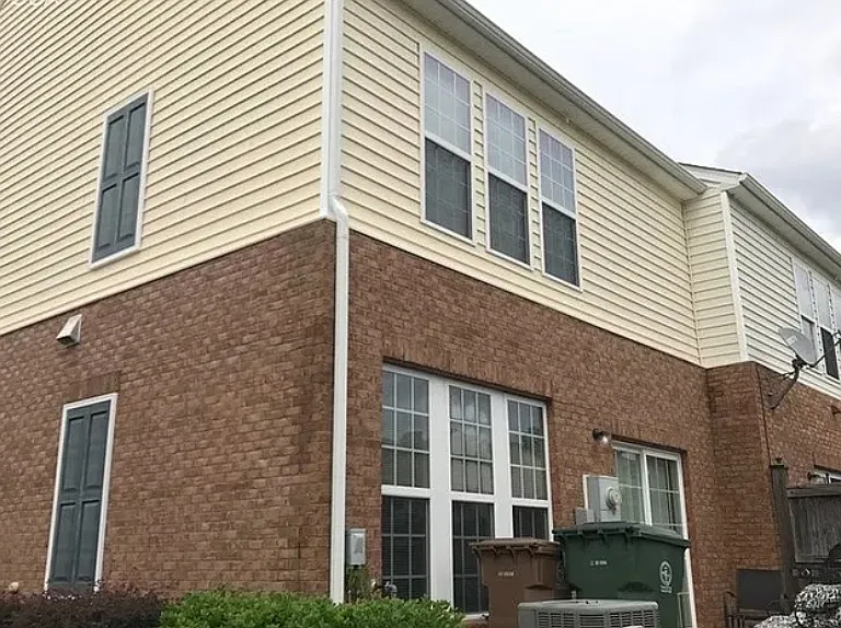 1146 Kingston Grove Dr — Photo 1