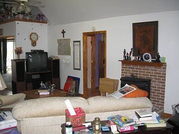 2nd image of 606 E Burke St