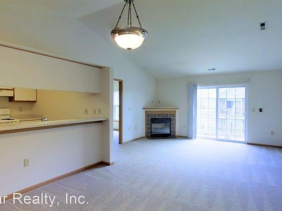 1st image of 318 E Gate Dr APT 31