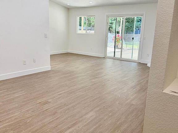 5th image of 9169 Renee Ann St