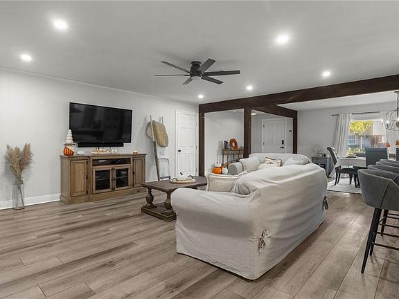 5th image of 4517 Garden St