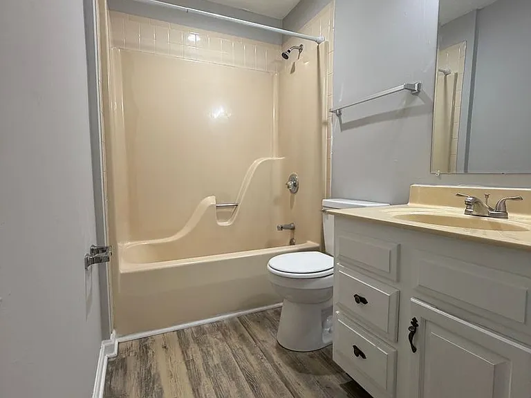 424 Garden City Dr — Photo 9