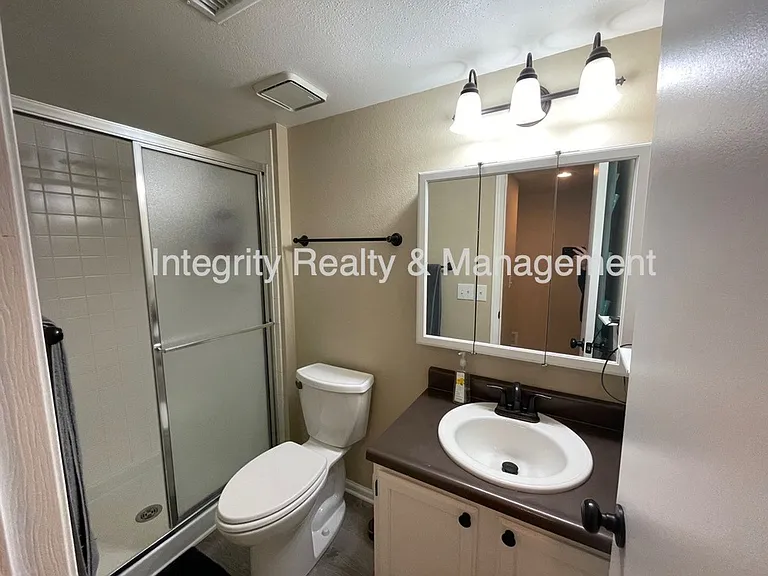 475 Chiswick Cir — Photo 22