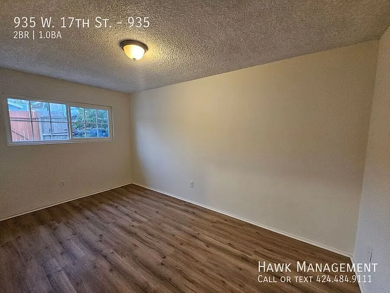 935 W 17th St #935 — Photo 5