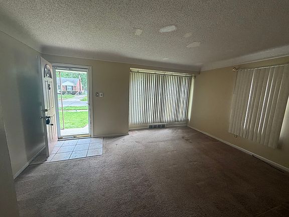 3rd image of 795 Fairwood St