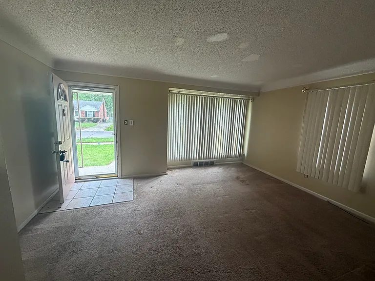 795 Fairwood St — Photo 3