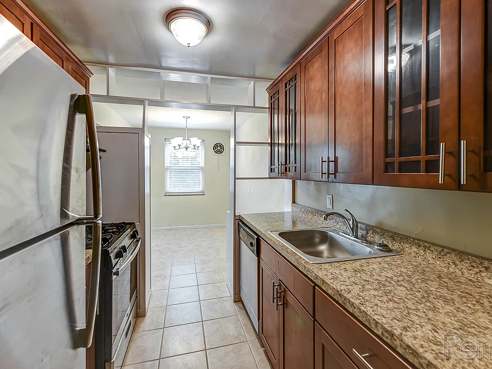 Eden Cliff Apartments
