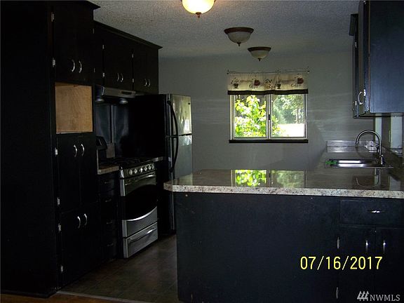 3rd image of 1134 Dickinson Ave