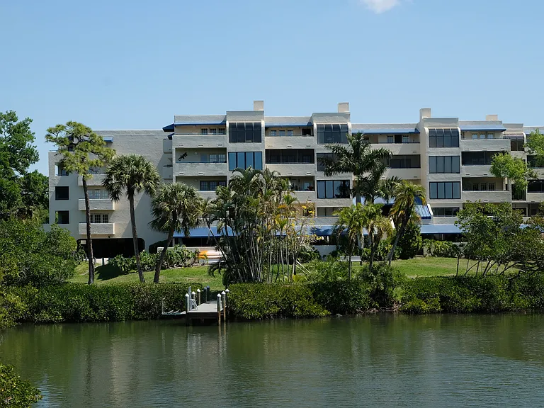835 S Osprey Ave #411 — Photo 1