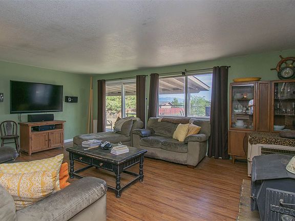 5th image of 1396 Jobs Peak Dr