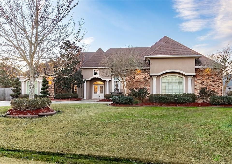 1st image of 305 Sonoma Ct