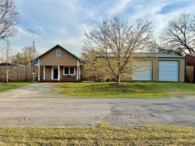 207 E Smith St, Henryetta, OK, 74437