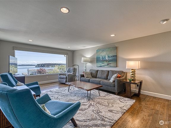 3rd image of 7308 Soundview Drive