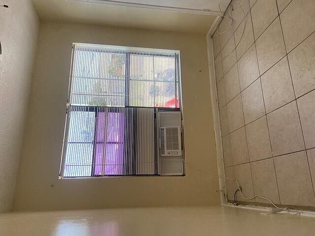 2nd image of 809 20th St