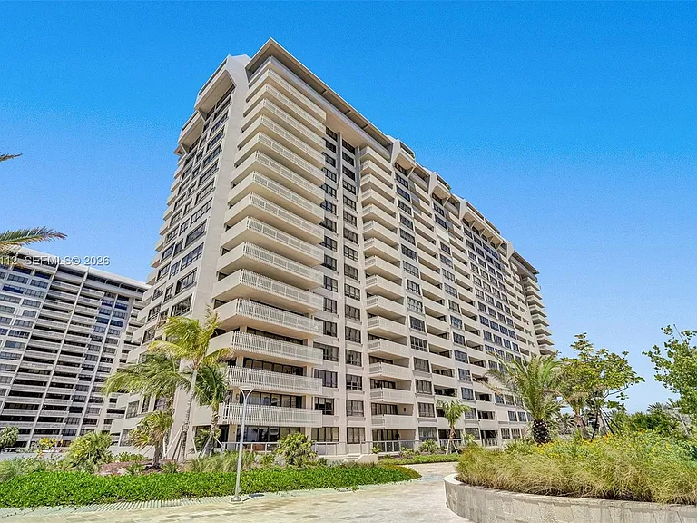 2 Grove Isle Dr #BPH10 — Photo 26