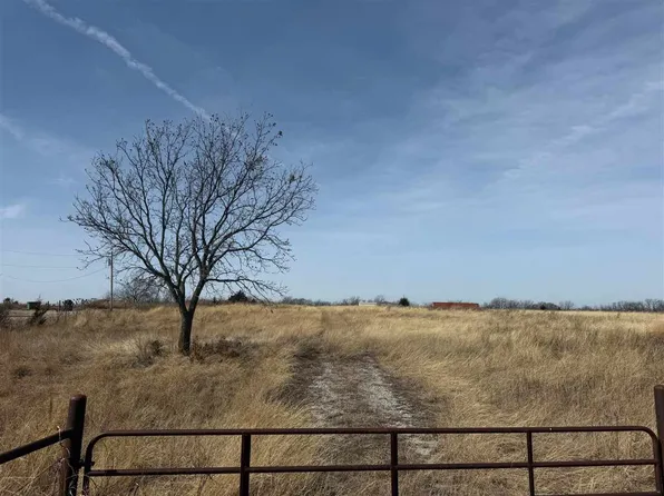 Hunt Rd, Ponca City, OK 74604