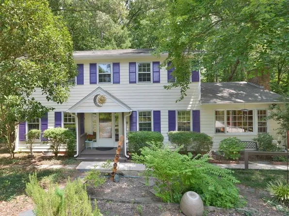 503 Landerwood Ln, Chapel Hill, NC 27517
