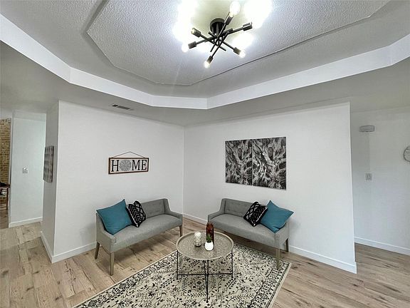 5th image of 62011 Big Springs Dr