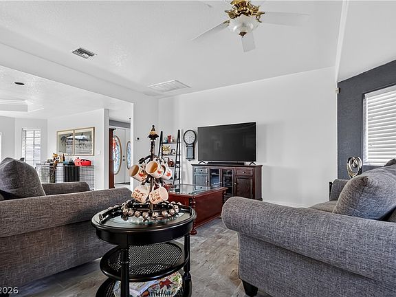 4th image of 3670 Catalina Dr
