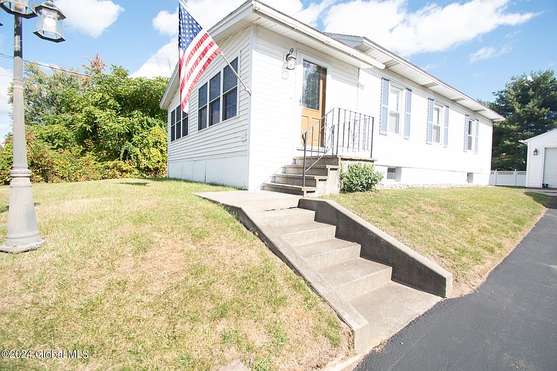 2nd image of 338 Elsmere Avenue