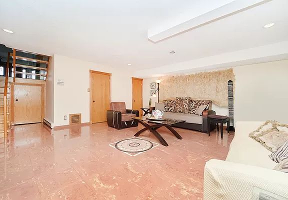 5th image of 2022 Bergen Ave