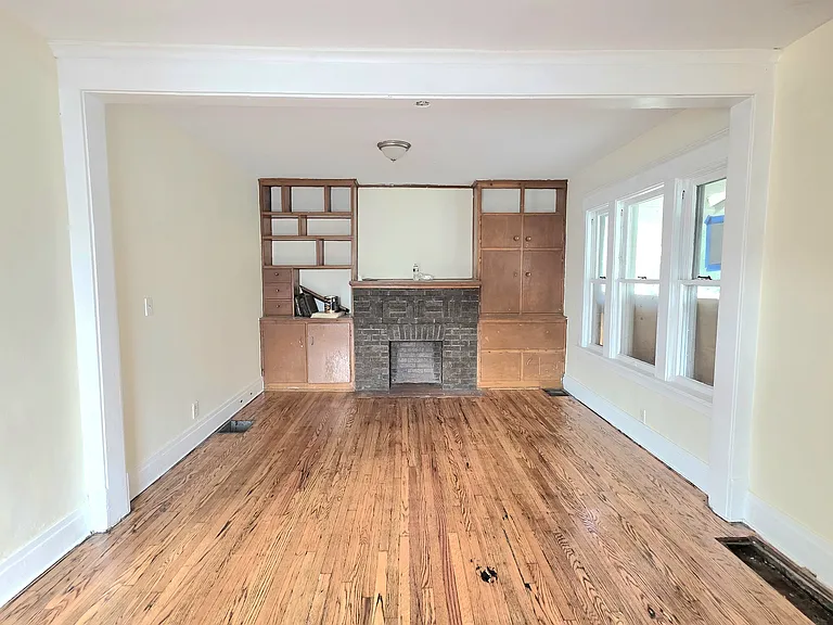 414 Lisbon Ave #1 — Photo 1