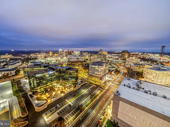 1650 Silver Hill Dr APT 2202, McLean, VA 22102