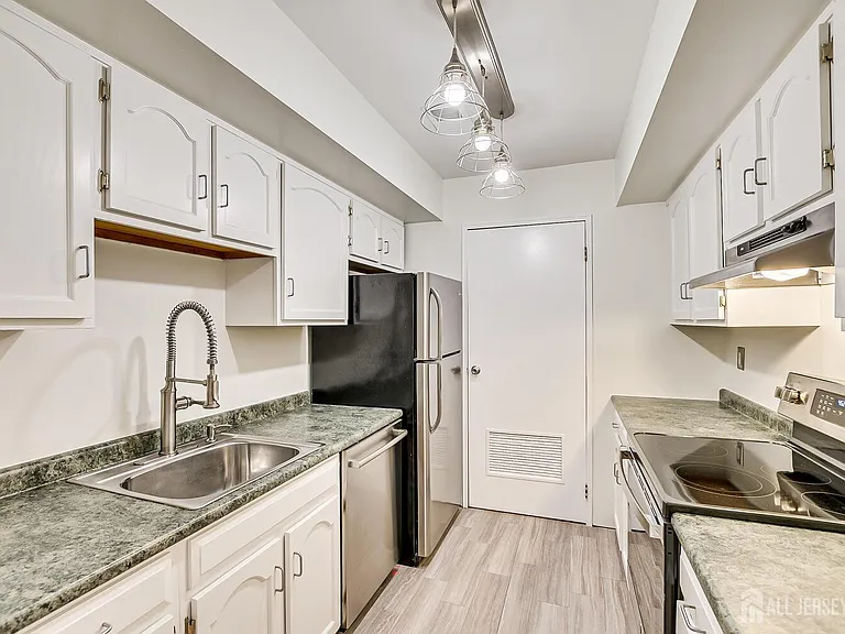30 Prospect St #2 — Photo 14