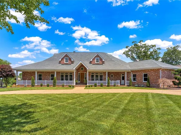 765 Hillenkamp Dr, Weldon Spring, MO 63304