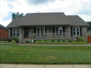 9423 Farmstead Ln, Louisville, KY 40291