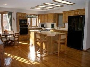 18630 Knollwood Cir, Lakeville, MN 55044