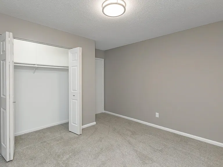 Laurel Ridge Apartments — Photo 31