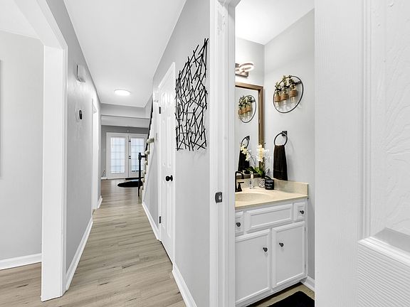 5th image of 5632 Trafalgar Arch