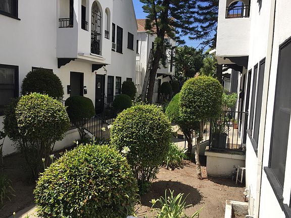 3rd image of 1118 E Lexington Dr #1118D