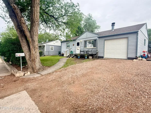 309 Cascade Ave, Newcastle, WY 82701