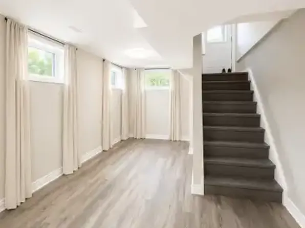 643 Frank St #1A, Peterborough, ON K9J 4M8