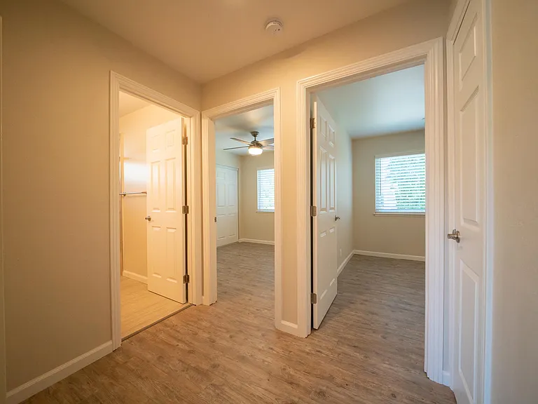 1695 Whitwood Ln #4 — Photo 12