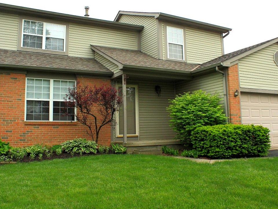 1st image of 427 Sandburr Dr