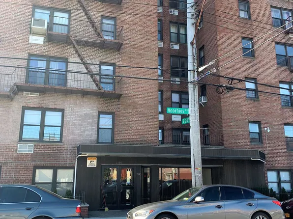 2330 Voorhies Avenue image 1 of 7