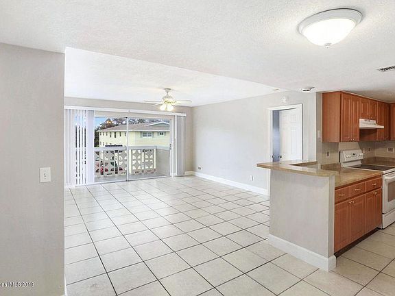 2nd image of 223 Columbia Dr APT 302
